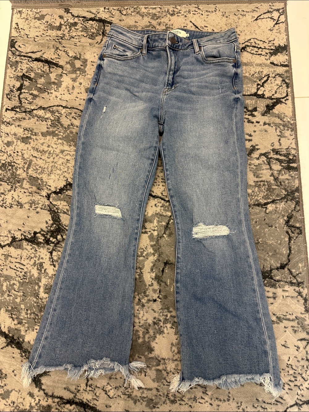 Hidden Jeans Size 29  Distressed Flare Jeans with Frayed Hem